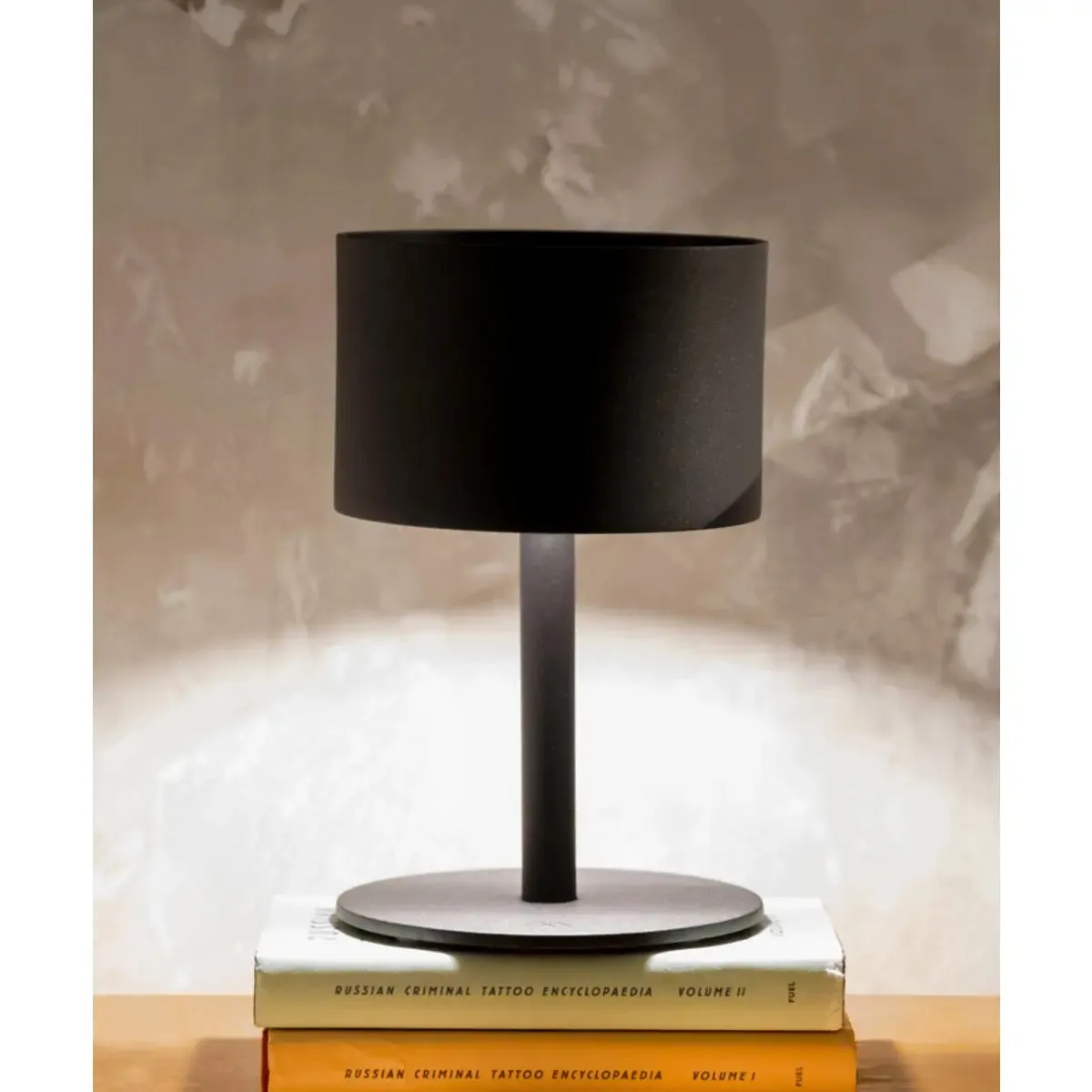 Maiori La Lampe Pose 1 Table Lamp (Black)